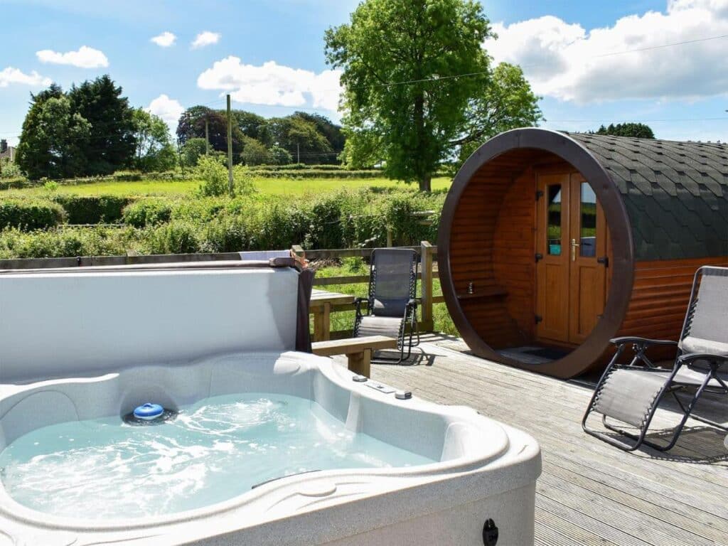 Lokasi Kemah Paling Keren di Berbagai Negara - Rivendell Glamping Pods - Cornwall, Inggris