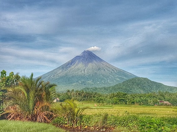 Tempat Wisata Terkenal di Filipina - Gunung Mayon